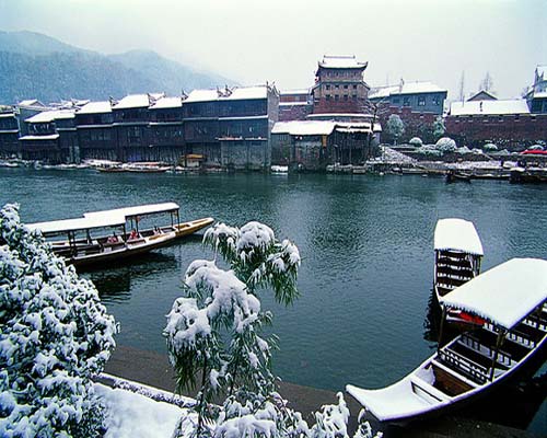 �P凰沱江雪景